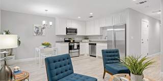 526 W Elm Street Gallery 1