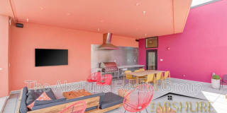 Yancey Street Gallery 26