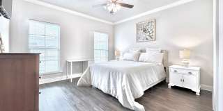 Elegant Townhouse in StoneLake Village – Stylish 3BR/2BA with Garage & Patio Gallery 15