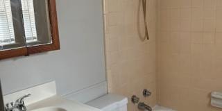 Cute duplex right on OU Campus Gallery 9
