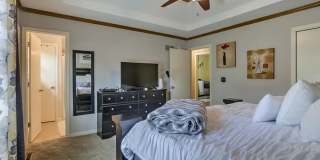Picture-Perfect Home in the Heart of Lee's Summit! Gallery 18