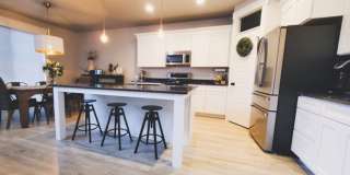 Beautiful 4 Bedroom Home, Bluffdale, 2827 sq ft,  Updated! Gallery 1