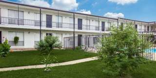 Glen Oaks Apartments Gallery 12