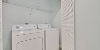 Excellent 2 Bed 2 Bath Condo - Completely Remodeled! Gallery 44