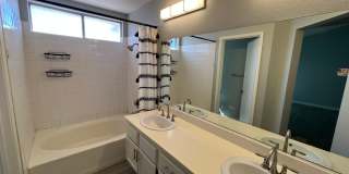 1 story 2 bedroom with Huge backyard Gallery 9