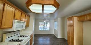 Beautiful home in Riverlakes Community Gallery 6