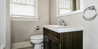 College Hill Bungalow with 1 Car Garage! Gallery 11