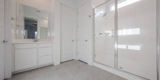 Beautiful 4 bedroom plus den home in Aloravita Gallery 32