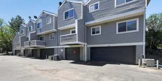 Charming 2BR Townhome in Aurora Gallery 29