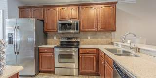 2 Bedroom - 2.5 Bathroom - Gated Community - Community Pool Gallery 29