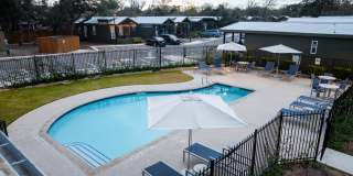 Casata Austin Gallery 80