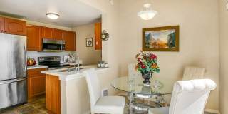 Beautiful Top Floor 2 Bed 2 Bath Condo in Factoria Beautiful Top Floor 2 Bed 2 Bath Condo in Factoria Gallery 18