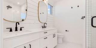 Modern Queen Anne Retreat with Rooftop Deck & Designer Finishes Gallery 13