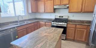 4 bed/3bath in desirable Paseo Del Rio Community Gallery 7