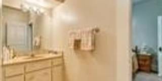 791 N Clinton Street Gallery 17