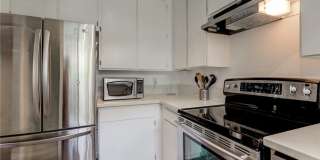 8400 De Longpre Avenue Gallery 22