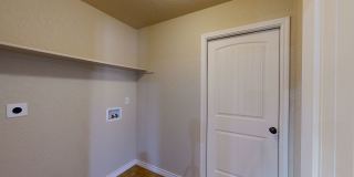 2 WEEKS FREE RENT + $1,895 ONE STORY 4 BEDROOM WITH 3 FULL BATHS Gallery 31