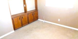 Nice Single Level Northeast Duplex With Refrigerated Air Located In Quiet Neighborhood Gallery 21