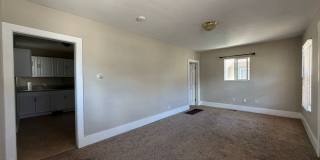 Escape Apartment Life! Downtown Cottage with yard! Gallery 3