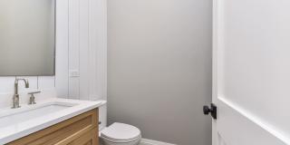 2135 N Lakewood Avenue Gallery 16