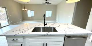 Beautiful 3 Bedroom Home on Desert Lakes Golf Course! Gallery 17