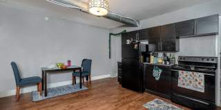 3 bedroom in heart of South Side Gallery 6