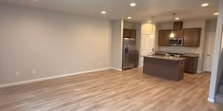 Four Seasons Crossing 11001-11037 Four Seasons Crossing 11001-11037 Gallery 1