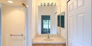 240 Center Oak Circle Gallery 32