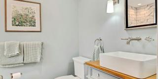 237 6th Street Gallery 20