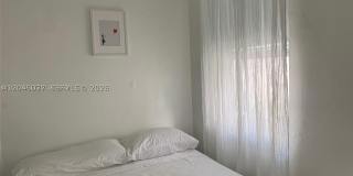 2131 Arthur St Gallery 18