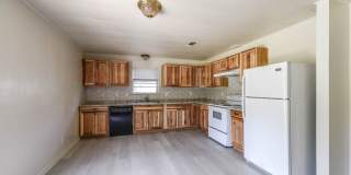 A cozy 3-bedroom, 2-bathroom home nestled on a corner lot Gallery 11