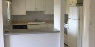 This is a great opportunity to rent a 2 bedroom at a competitive price in Tarzana. Gallery 12