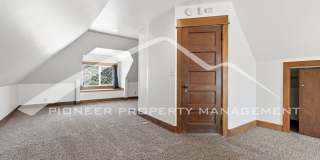 Beautiful Home with Fenced Yard and Washer/Dryer Gallery 22