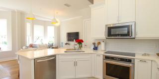 ****DOWNTOWN NAPLES*** SEASONAL***BEAUTIFUL VILLAS NAPOLI****NOW AVAILABLE*** Gallery 22