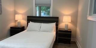 406 E 6th St - 4 Bed/4 Bath - Fully Furnished - Located Right By Kirkwood! Gallery 23