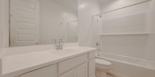 Beautiful 4 Bedroom in Aloravita Community Gallery 24