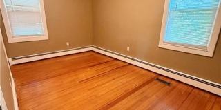 1561 Cranston Street Gallery 10