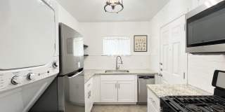 2319 Burnet St Gallery 12