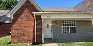 Renovated 3 Bedroom 3 Bath Townhome for Rent! Gallery 1