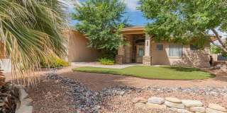 Beautiful Home in the Golf Course Area Gallery 1