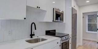 15 Bartlett Pl. Gallery 1