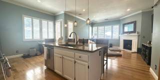 Gorgeous single story with Pool! Gallery 7