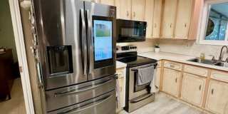 Nice 3 Bedroom (+Bonus Room) Home For Rent - Includes Weekly Pool & Monthly Cleaning Services! Gallery 15