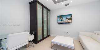 200 Biscayne Boulevard Way Gallery 19
