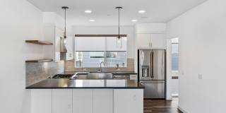 Beautiful three story live/work townhome in Westside Costa Mesa! Gallery 14