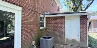 3-bedroom, 2 full bath duplex in the desirable Lansdowne area Gallery 10