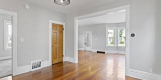 199 Houston Avenue Gallery 7