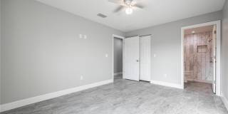 184 Village Circle Gallery 22