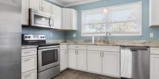 **WATERFRONT RENTAL WITH DEEP WATER ACCESS in Grandview Shores!** Gallery 14