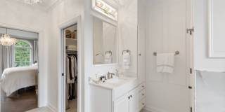 Luxury Furnished Home Gallery 30